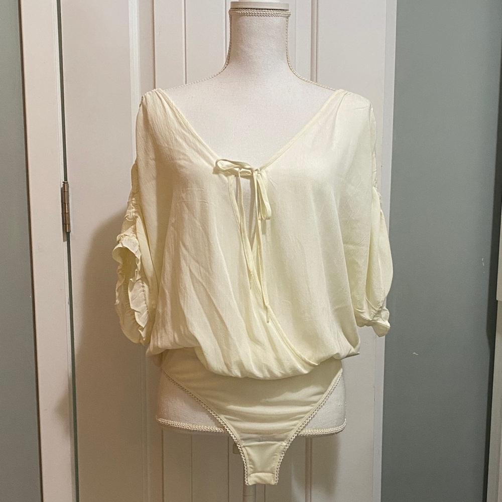 Intimately Free People Womens Bodysuit Size M Ivory V-Neck Short Sleeve